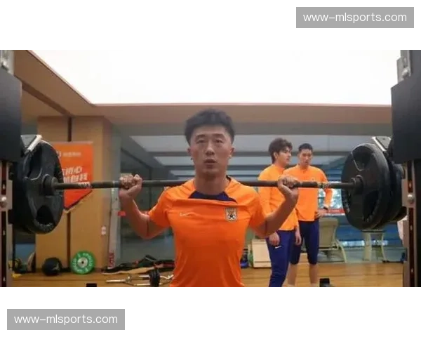 阿尔瓦罗防线领袖作用明显 泰山外援中卫对抗硬度足够